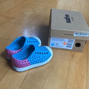 Native Jefferson C6 Pink / Blue Shoes!